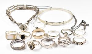 A 9ct gold band (2.4g) and silver jewellery including rings, gate bracelet, bangle etc, 46.5g