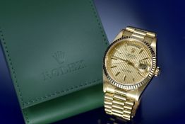 Rolex Oyster Perpetual Day-Date 18ct gold gentleman's automatic wristwatch ref. 18238 with day and