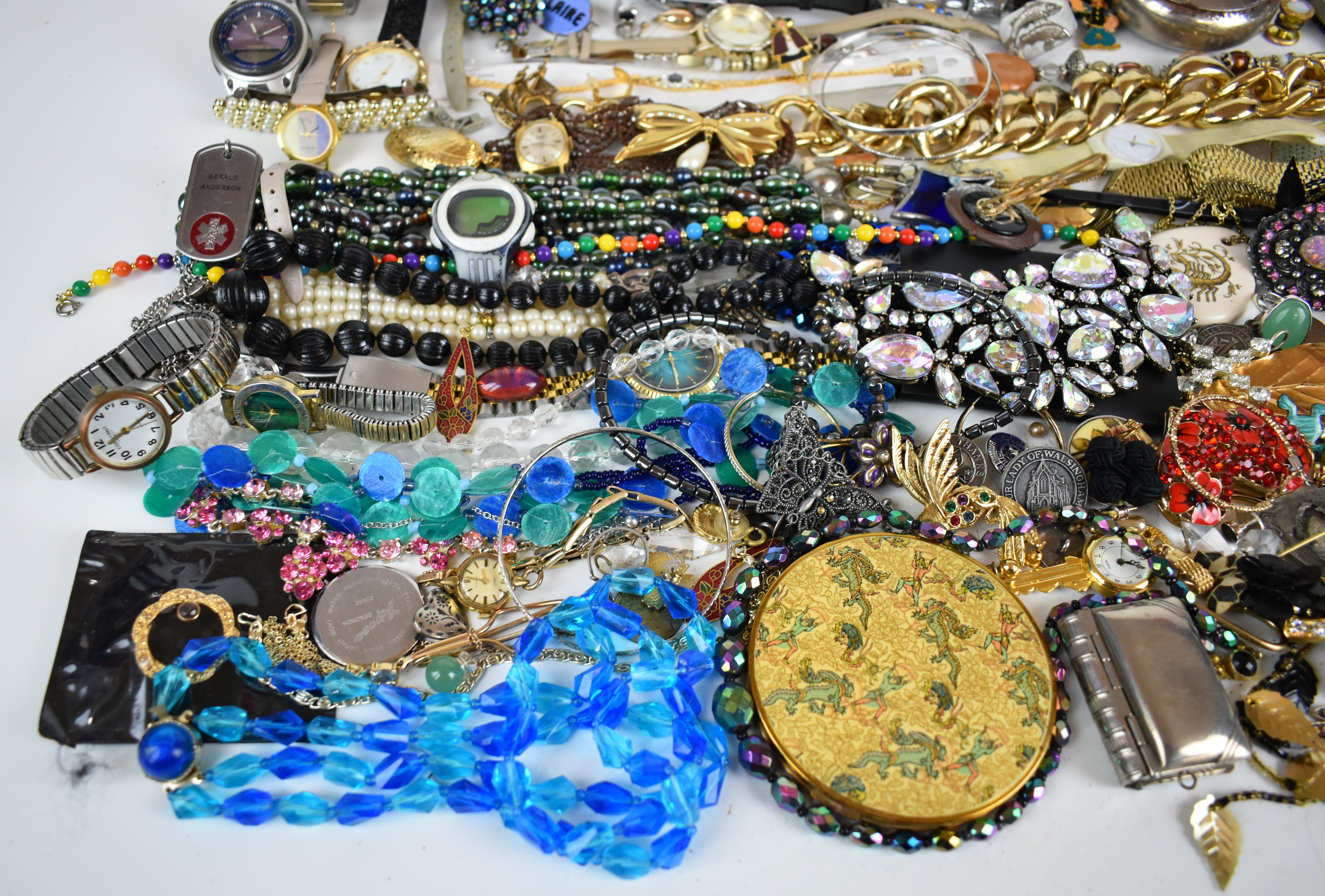A collection of jewellery and watches including Accurist, Casio, Swatch, Ingersoll, Vogue compact, - Image 6 of 9