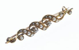 Edwardian 9ct gold brooch set with split pearls and diamonds, 3g, 4.3cm
