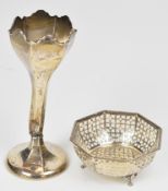 George V octagonal hallmarked silver bon bon dish with pierced decoration, raised on three feet,