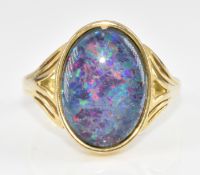 A 333 gold ring set with an opal triplet, 3.3g, size O