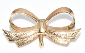 A 9ct gold bow brooch, 3.2g, 3cm