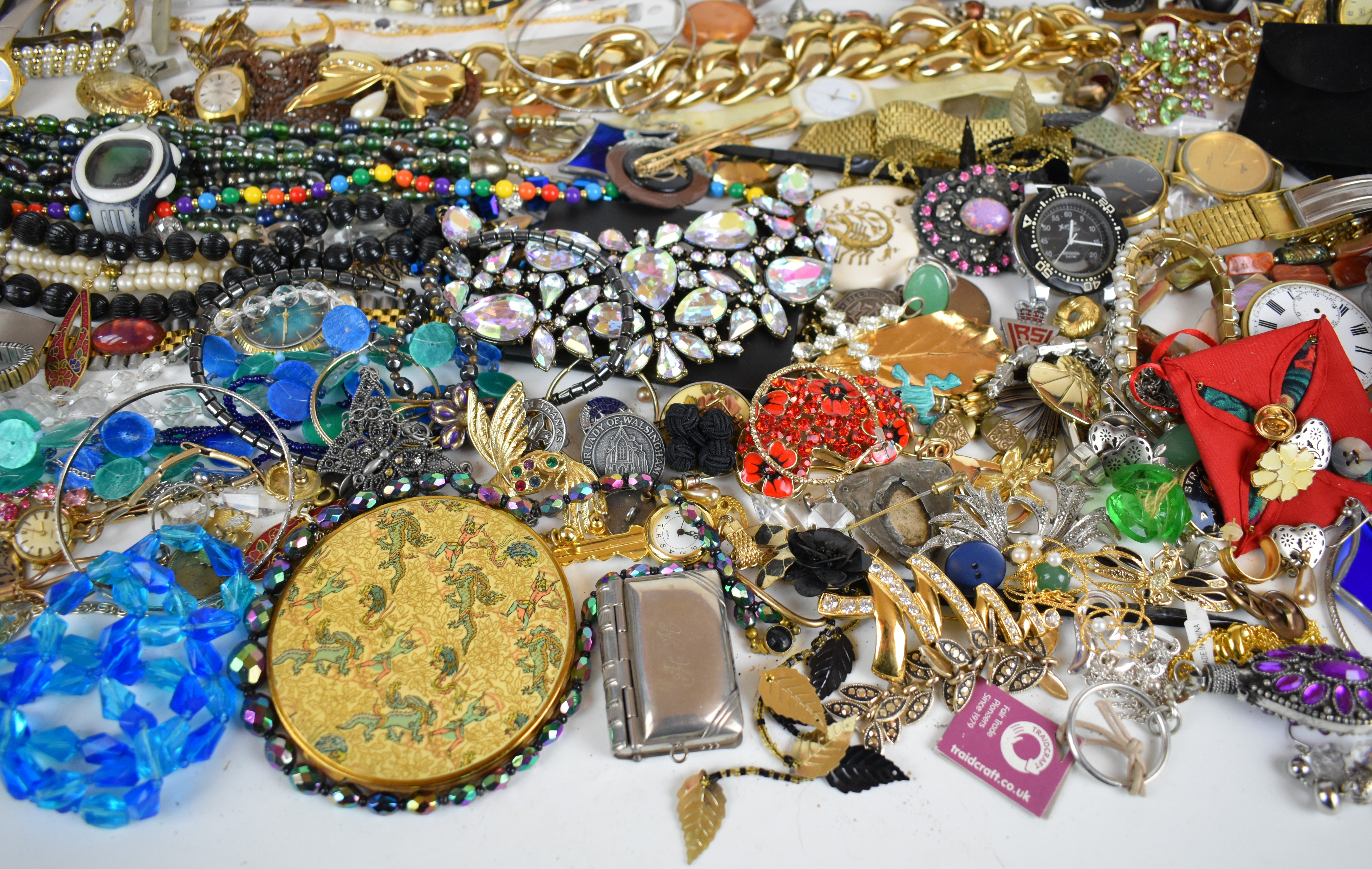A collection of jewellery and watches including Accurist, Casio, Swatch, Ingersoll, Vogue compact, - Image 5 of 9