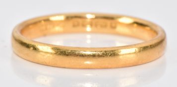 A 22ct gold wedding band / ring, 2.9g, size L