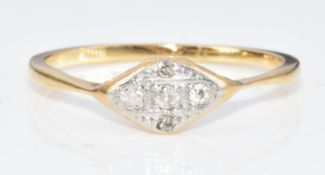 Art Deco 18ct gold ring set with diamonds, 2g, size P