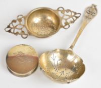 George V hallmarked silver tea strainer, Sheffield 1937, maker Viner's Ltd, length 14.5cm, further