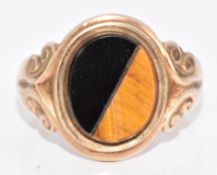 A 9ct gold signet ring set with tiger's eye and onyx, 4g, size P