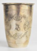 Hungarian 800 grade silver beaker with engraved decoration, height 8cm, weight 51g
