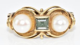 A 14k gold ring set with a square cut quartz and two cultured pearls, 3.5g, size K/L