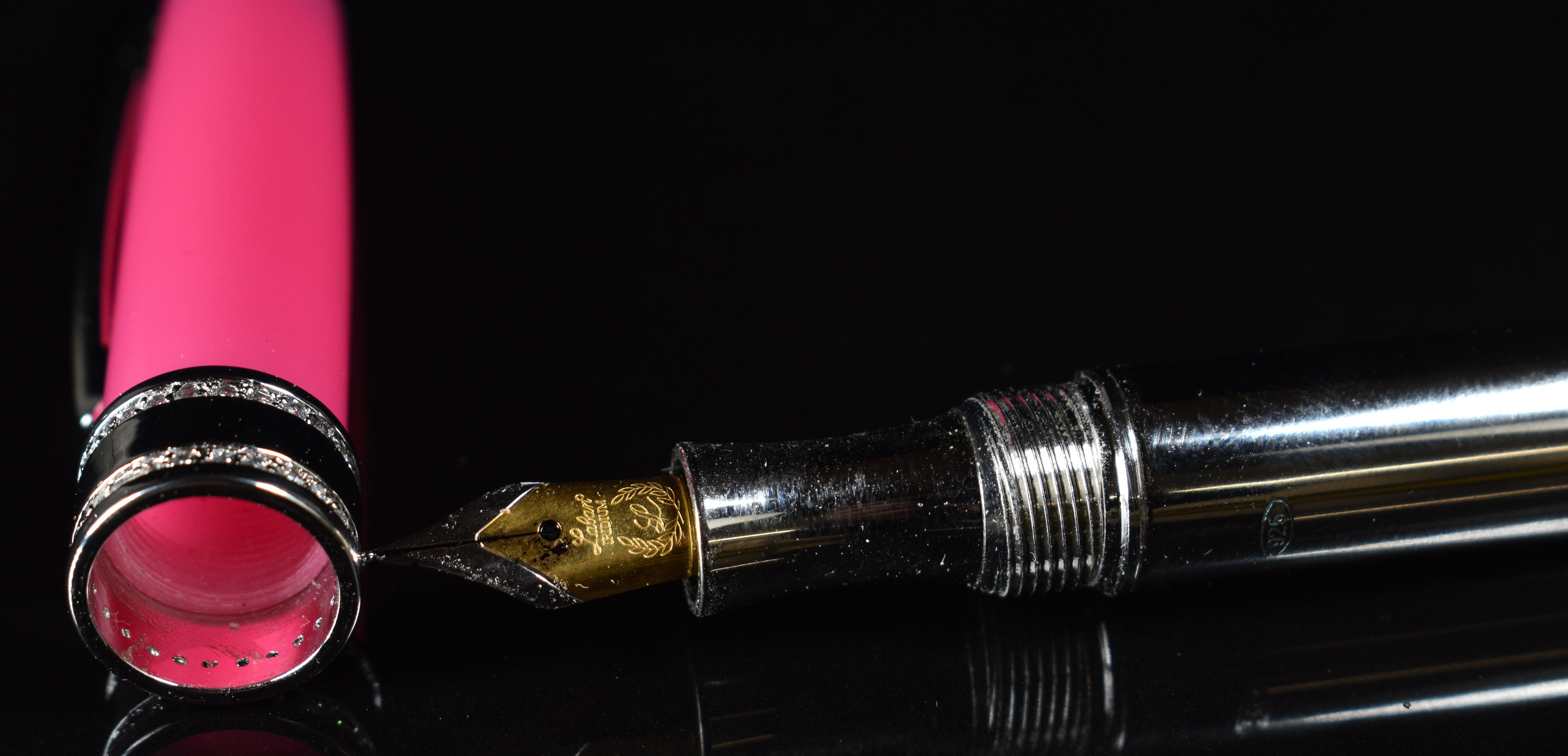 Laban fountain pen with pink cap, 925 silver body, gen set clip and iridium bib, 14cm long. - Image 4 of 6