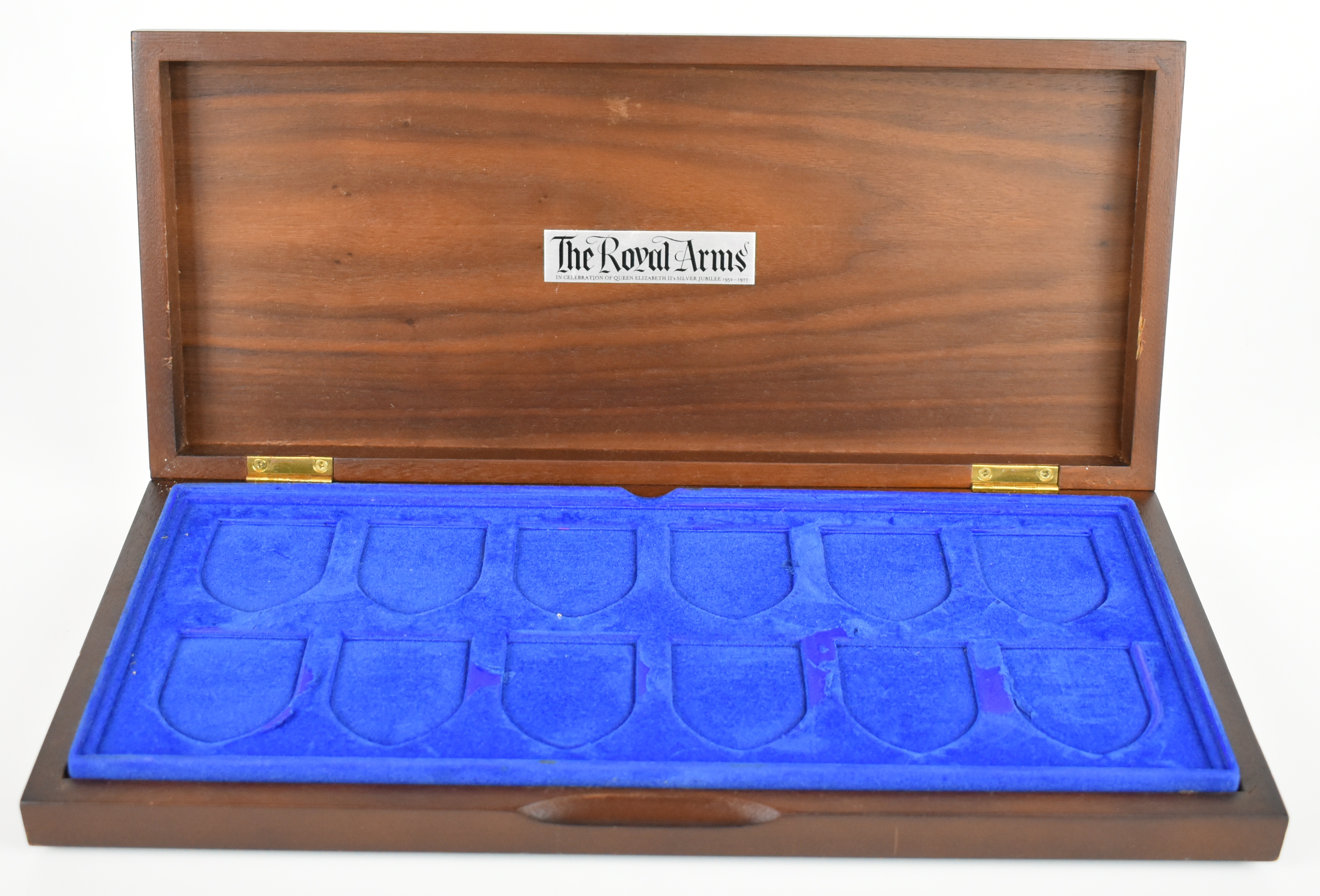 Yorkshire Mint cased set of 12 hallmarked silver commemorative Royal Arms shield shaped - Image 4 of 5