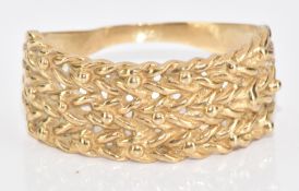 A 9ct gold keeper ring, 4.1g, size U