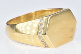 An 18ct gold ring set with diamonds, 10g, size U