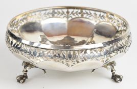 Elkington & Co Ltd George V hallmarked silver centrepiece bowl with pierced edge, lobed body and