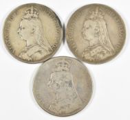 Three Queen Victoria crowns comprising two 1889 and one 1890, weight 82g