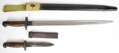Two WW1 / WW2 era bayonets comprising a British 1907 Enfield example with 43cm blade, Wilkinson