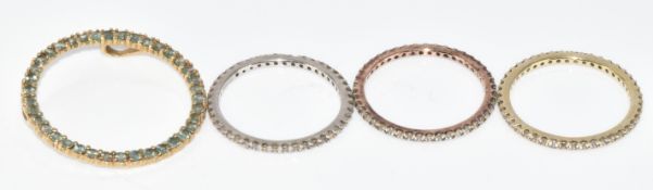 A 9k gold circular pendant set with round cut Alexandrite, total weight 1.4ct, with certificate, 3.