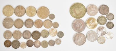 Approximately 245g of 19th and 20th century world silver coins, including an 1882 Argentina 10