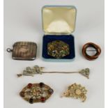 Silver vesta (26g), Miracle brooch and further vintage brooches