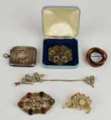 Silver vesta (26g), Miracle brooch and further vintage brooches