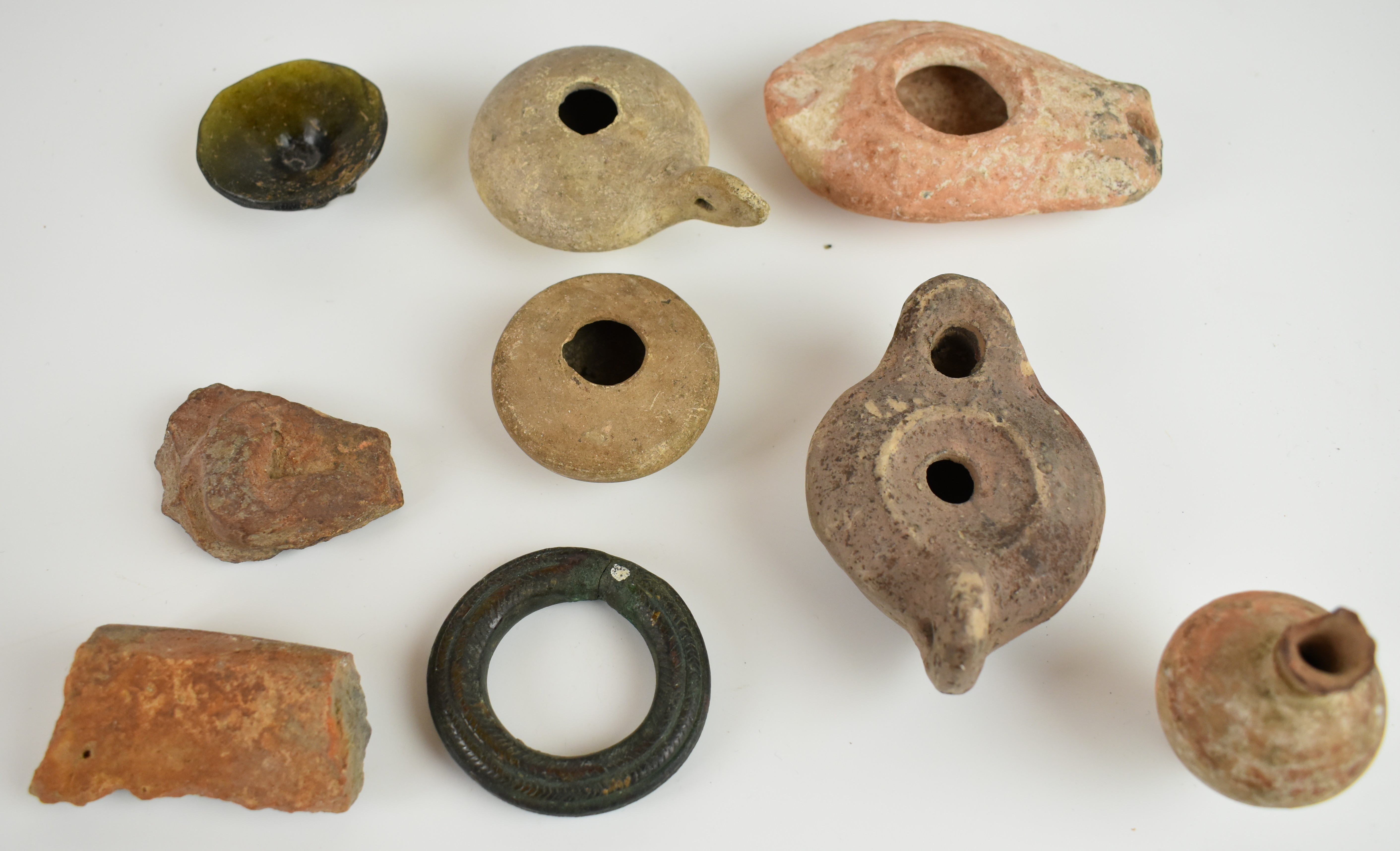 Antiquities and similar style items including Roman / Greek lamps, twin handled vase, bronze - Image 7 of 8