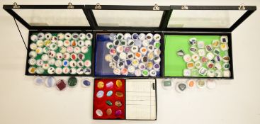 A collection of loose gemstones including jasper, lace agate, a 211ct heart cut emerald, 137ct