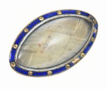 Georgian yellow metal brooch set with blue enamel and plaited hair, 4.6g, 3.2cm