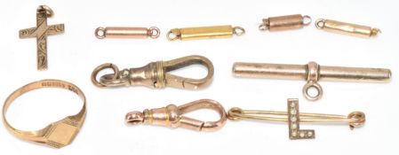 A collection of 9ct gold including T bar, signet ring, 'L' brooch set with seed pearls, cross charm,