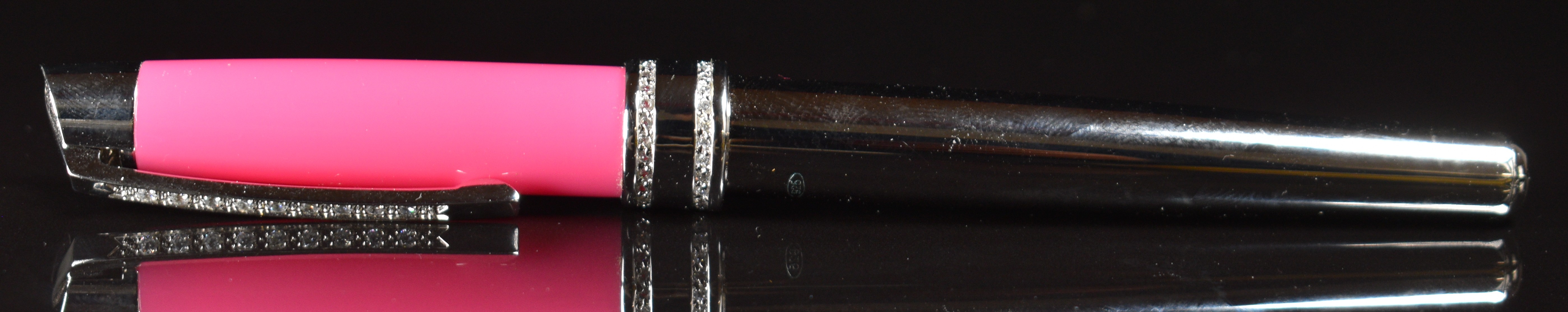 Laban fountain pen with pink cap, 925 silver body, gen set clip and iridium bib, 14cm long. - Image 2 of 6