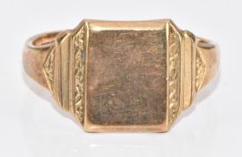 A 9ct gold signet ring, 3.8g, size S