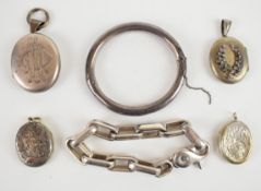 Victorian locket set with enamel reading 'Forget Me' with a knot to the centre, Victorian locket,