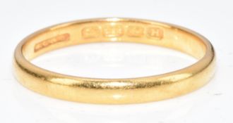 A 22ct gold wedding band / ring, 2.3g, size N