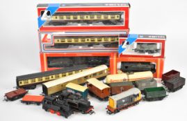 Hornby and Lima 00 gauge model railway engines, goods wagons and carriages to include GWR Saint