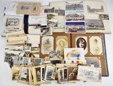 Collection of approximately three hundred vintage postcards and Christmas greetings, many