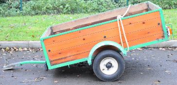 Single axle car trailer with electric tail board, overall length 230cm, the bed L155 x W93 x H38cm