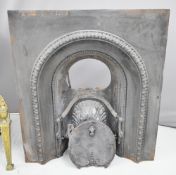 Victorian cast iron fireplace with throat plate, 92 x 81cm.