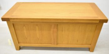 Modern oak blanket box or chest, W105 x D45 x H48cm