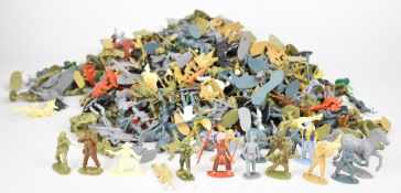 A quantity of Airfix and similar plastic model toy soldiers to include World War II, Cowboys &