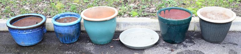 Five glazed jardinieres / garden planters of varying sizes, largest D38 x H32cm