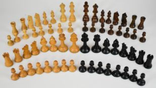 Mid 20th century boxwood and ebony Staunton pattern chess set, height of king 9.5cm, together with a