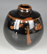 Geoffrey Whiting (1919-1988) studio pottery vase, H13cm Provenance: From the estate of Ann James,