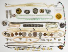 A collection of costume jewellery including freshwater pearls, cultured pearls, vintage brooches,