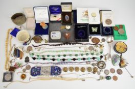 A collection of jewellery including Victorian brooch set with malachite, silver brooch in the form