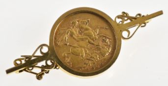 1902 gold full sovereign with Sydney Mint mark, in 9ct gold brooch, 11.6g