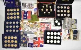 Mainly Elizabeth II collectable coinage to include Westminster folder of Queen's 80th birthday