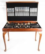 Silver plated 12 place setting canteen of King's pattern cutlery including table spoons, table