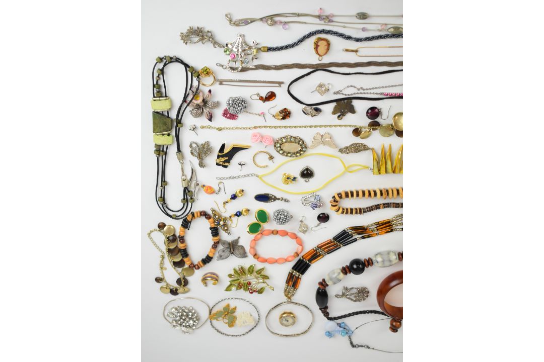A collection of jewellery including silver butterfly pendant, three silver bangles, silver - Image 4 of 8