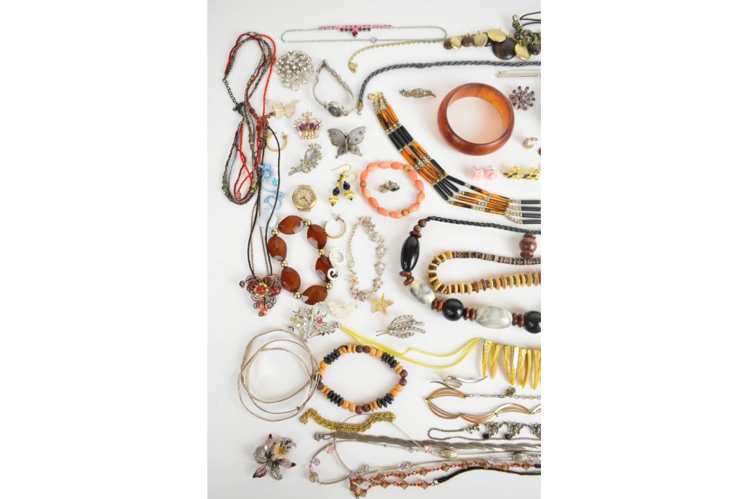 A collection of jewellery including silver butterfly pendant, three silver bangles, silver - Image 6 of 8