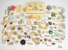 Over forty pairs of earrings, mainly vintage clip on including diamanté, silver pair, etc